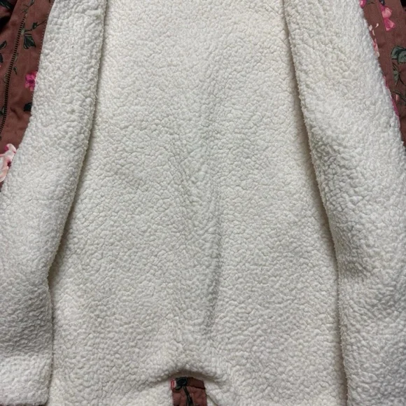 The Children's Place Floral Puffer Jacket with Faux Fur Hood - Picture 4 of 8